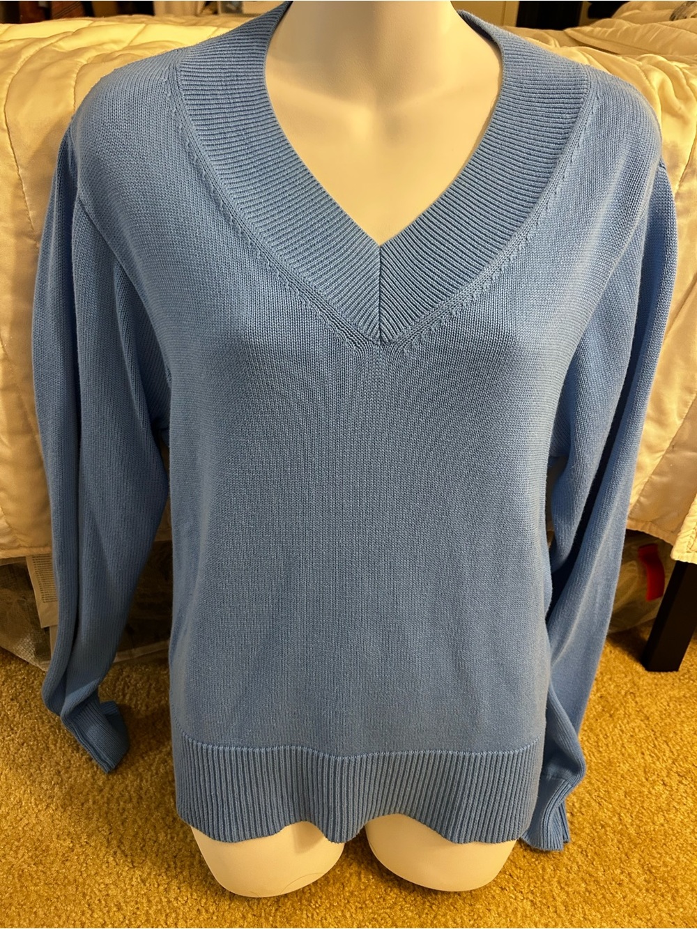Banana Republic Blue V-Neck Sweater - Size L